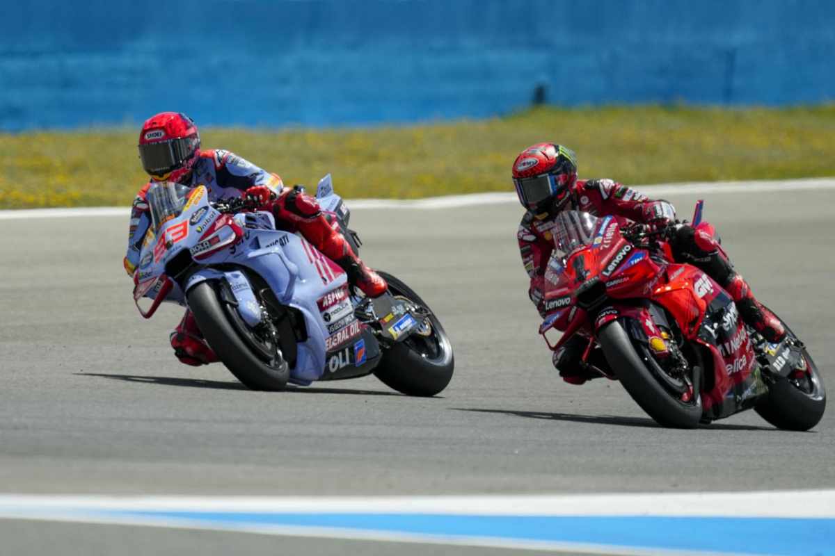 Ducati decisione secondo pilota team ufficiale